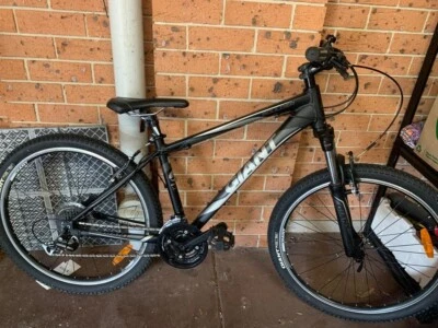 $379 • Buy GIANT ALUXX 6000 Series Butted Tubing Mountain Bike 