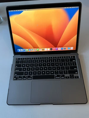$998 • Buy Apple MacBook Air 13.3 Inch (512GB, Apple M1, 16GB, 8 Core CPU, 8 Core GPU)