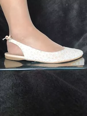 $39.99 • Buy Forever New Perlita Flats / Shoes.Perforated Fabric / Leather, Off-white.Size 38