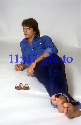 #483RICHARD DEAN ANDERSONBAREFOOTBAREFEETmacgyver11X17 POSTER SIZE PHOTO • $14.50