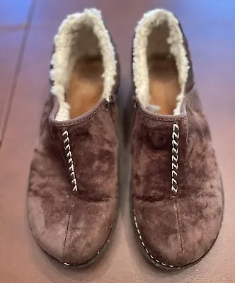 UGG 1757 Better Women’s Brown Leather Suede Slip On Sherpa Lined Sz 10 • $34