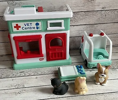 Chad Valley Vet Centre Playset & 3 Animals Pets • £8.99
