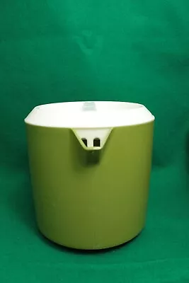 Vintage Rubbermaid Avocado Green Short Pitcher With Lid  1-1/2 Quart • $5.95