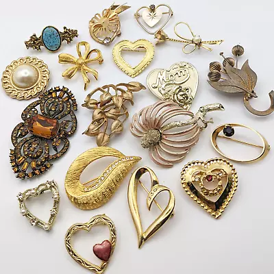 Vintage Brooch Lot Of 18 Pins Gold Tone Rhinestones Faux Pearls And Hearts • $25