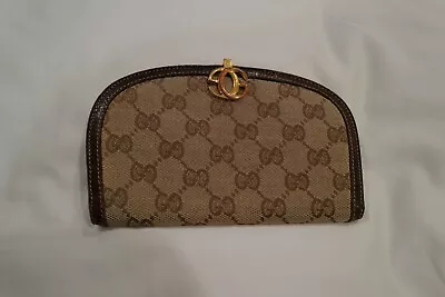$150 • Buy Vintage Gucci Wallet Leather Interlocking GG Pattern And Clasp