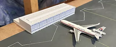 1:400 White Regional Model Airport Terminal • $57.19