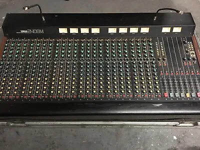 YAMAHA MC 2404 24 Channel Mixing Desk With Roadcase • $320