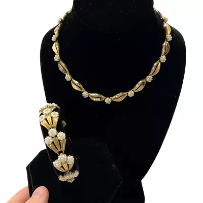 Vintage Crown Trifari Faux Pearl Flower Design Gold Tone Necklace Bracelet Set • $23.50