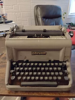 1958 Underwood Golden Touch Manual Typewriter Serial # 11-8144099 • $50