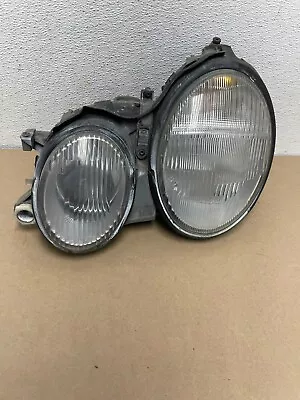 2000-2002 Mercedes E E320 E430 Left Driver LH Side Headlight 880P DG1 • $49.99