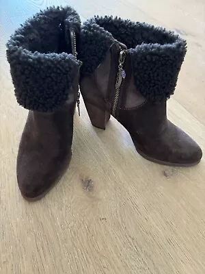 UGG Australia 1008764 Charlee High Heel Sherpa Lined Leather Boot Size 7 Brown • $41.90