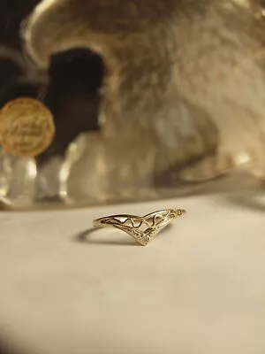 375 Yellow & White Gold Fancy V Filigree Ring With Diamond - Ring Size : N • $118.11