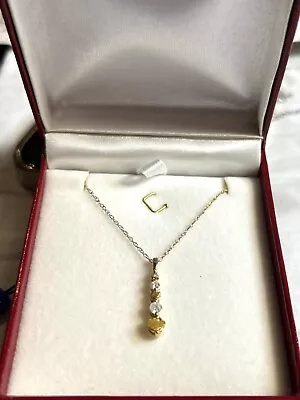 Elegant 14ct Yellow Gold Diamond Pendant On 18” Necklace • £85