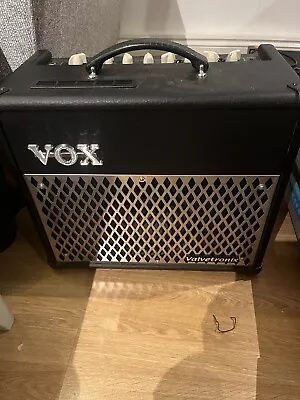 Vox VT15 Valvetronix Hybrid Valve/Modelling Guitar Amp • £108