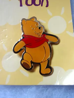 POOH WALKING - Disney - Winnie The Pooh - PIN BADGE • £5.49