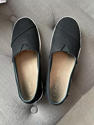 Toms Shoes For Women Size 8 • $20