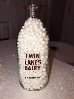 Vintage Milk- Twin Lakes Dairy Monticello Ind. Sq Qt Red ACL • $8
