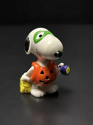 Snoopy Halloween Trick Or Treat Vintage Peanuts Pvc Figure • $6.99