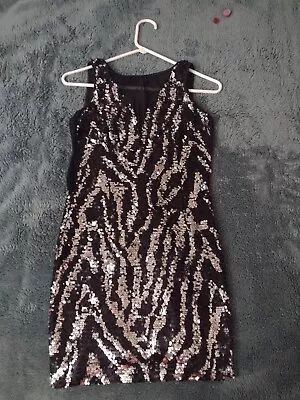 Steppin' Out Sequin Plunge Dress Women's/Junior's Size 3/4 **FLAWED GEM** • $8