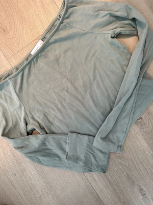 $12 • Buy KOOKAI Womens Khaki Cropped Off Shoulder Top Size 1 6-8