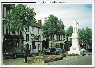 EXCELLENT POSTCARD - MAIN STREET - COCKERMOUTH - CUMBRIA C.1985 Old Cars • £1.89