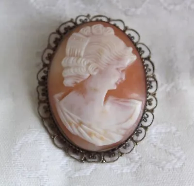 Old Vintage Oval Cameo Brooch - Gold Tone Filigree Frame Peach & Cream Inset • £5.95