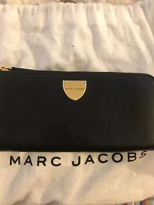$119.99 • Buy Marc Jacobs Black Long Wallet Gold Key Leather Multi Logo Zip Wallet Coin Card