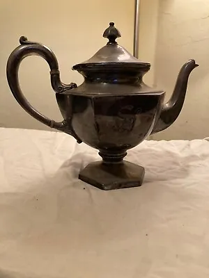 Vintage Meriden B Company 2099 T Silver Plate Teapot • $28