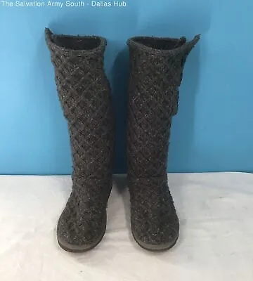 Women's UGG Grey Knit Winter Boots 3066 Size US 8. • $9.99