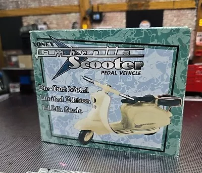 Lambretta Scooter 1950's Cream 1:12 Scale Diecast Model Scooter Xonex Rare... • £39.99