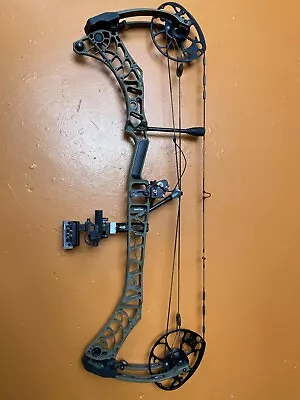 Mathews V3X 33 Compound Bow Gas Strings  • $849