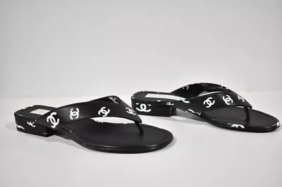 Chanel 22S Black White Printed Lambskin CC Logo Thong Flat Flip Flop Sandal 40 • £1757.37