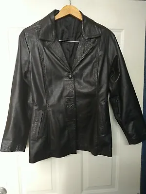 Modas Y Modas International Women's Black Leather Jacket Size: S/M  • $19.99