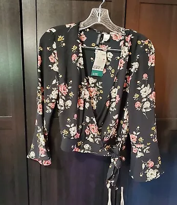 H&M Divided Blouse Black Floral WrapTop Women’s Size 0 Flared Sleeves NEW • $12.99