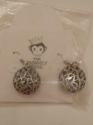 NWT Hypoallergenic French Wire Monkey King Earrings • $5.30