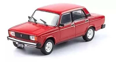 Lada Laika 2105 1991 Argentina Rare Diecast Car Scale 1:43 With Magazine • $29.99