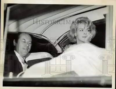 1962 Press Photo Actors Rex Harrison And Rachel Roberts Depart Rome Restaurant • $19.99