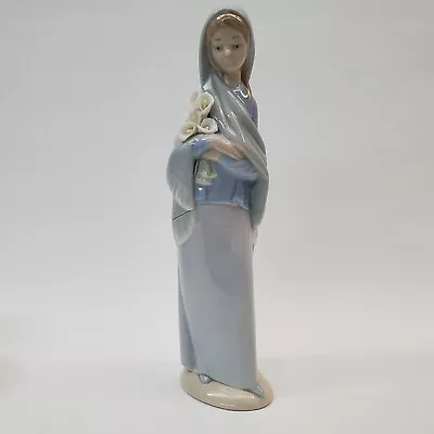 Lladro 4650 GIRL WITH CALLA LILIES Glossy RETIRED Mint Condition 9.25” H • $49.99