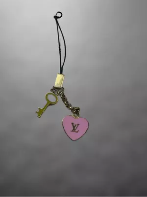 Louis Vuitton Accessoire Telephone Strap Key Charm Key Ring M66125 Heart Key • $74.80