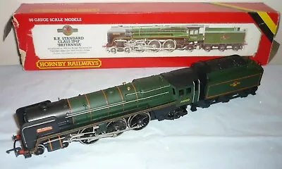 Hornby Oo Gauge Br Britannia Class 4-6-2 Tender Loco 70000 Britania R063 Boxed • £74.99