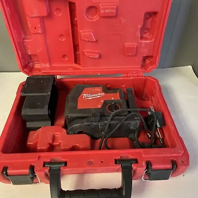 Milwaukee 3522-21 USB Rechargeable Green Cross Line & Plumb Points Laser#315 • $214.98