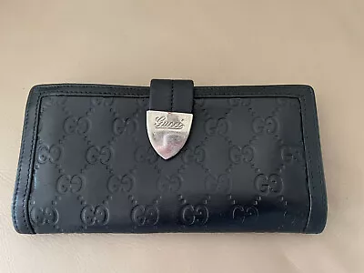 $140 • Buy Authentic Gucci Leather Wallet - Damaged