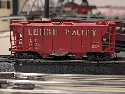 CUSTOM WEATHERED Atlas HO PS-2 2 Bay Covered Hopper Lehigh Valley #50707  • $22.99