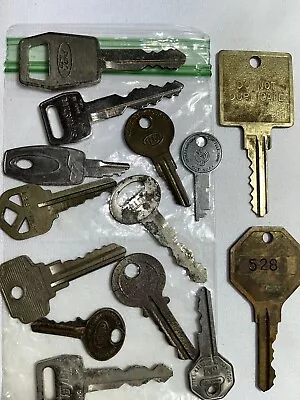 Lot Of 14 Vintage 60’s 70’s GM Car Key Metal Lock Misc. • $9.95