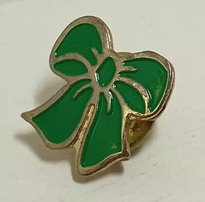 Macmillan Cancer Relief Green Bow Ribbon Pin Badge Charities Charity Collectable • £3.99