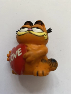 £5.99 • Buy Garfield Love Heart 1980s Bully Figure