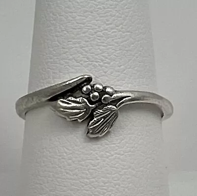 WM 925 Sterling Silver Grape Leaves Ring Size 8.5 Jewelry • $24