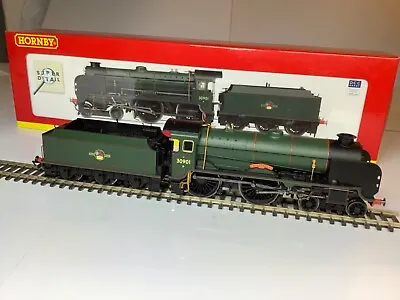 Hornby R2845 BR Green Late Crest 4-4-0 Schools Class Loco 30901 Winchester • £109.99