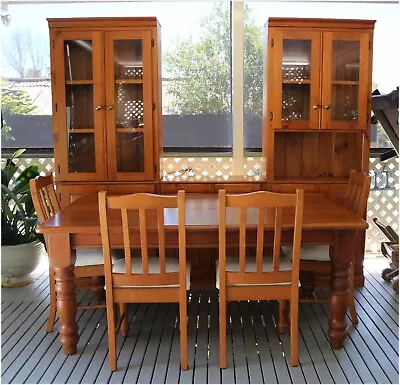 $900 • Buy Dining Room Suite, Timber