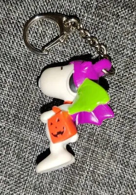 Vintage Peanuts Halloween Snoopy Trick Or Treat Bat Wings PVC Keychain UFS • $5.99